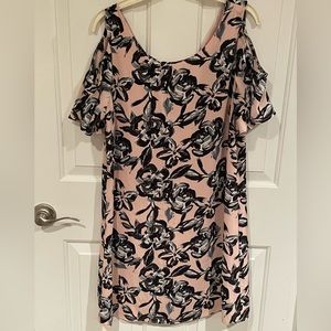C & E cold shoulder Floral Dress Sz medium binA3